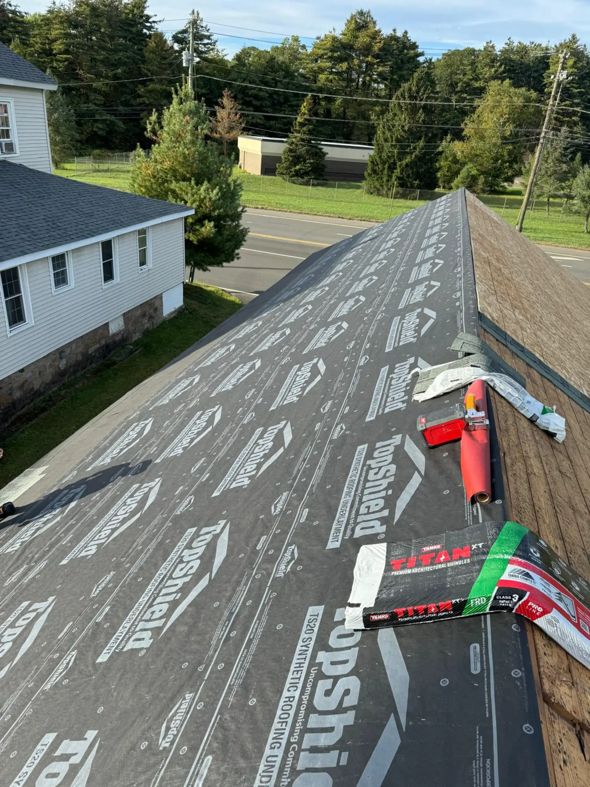 Roofing installation and repair in Connecticut by L.R.U. Home Improvement Construction