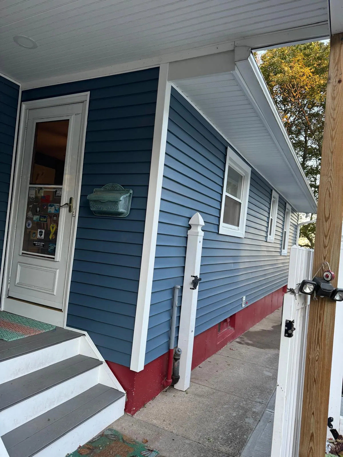 Seamless gutter installation in Connecticut
